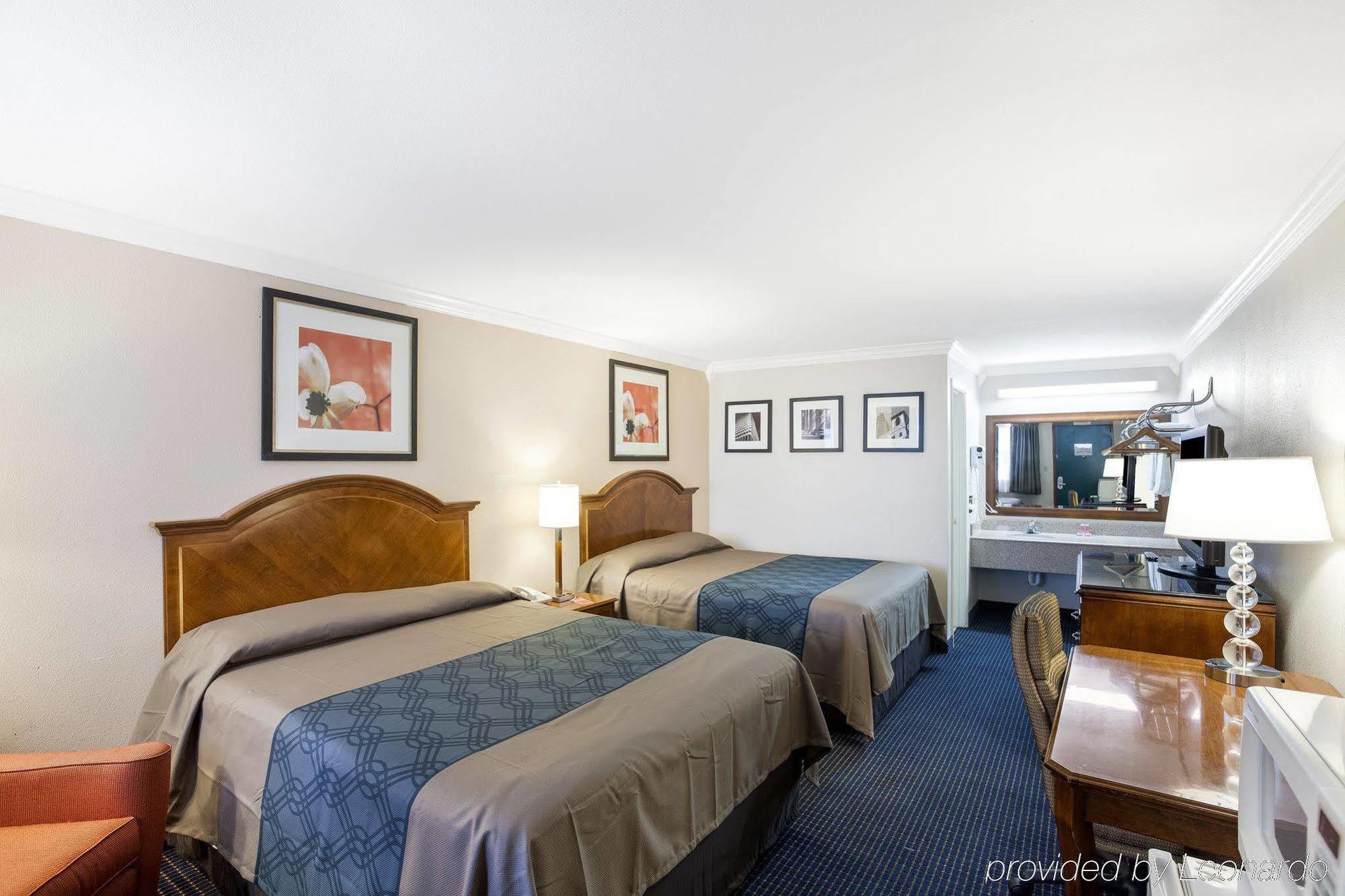 Motel &