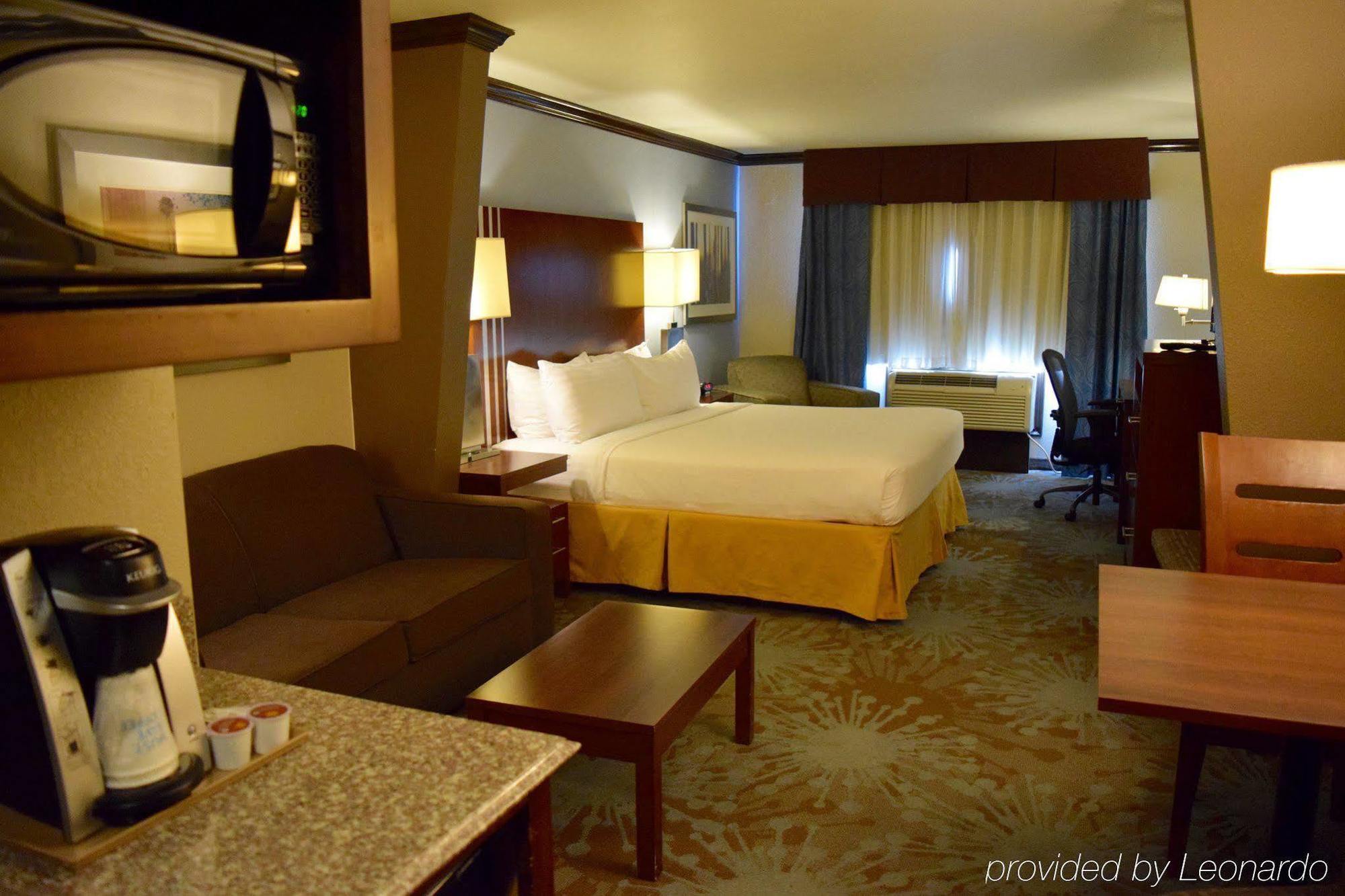 Hotel Express & Nw Near Seaworld By Ihg 2*