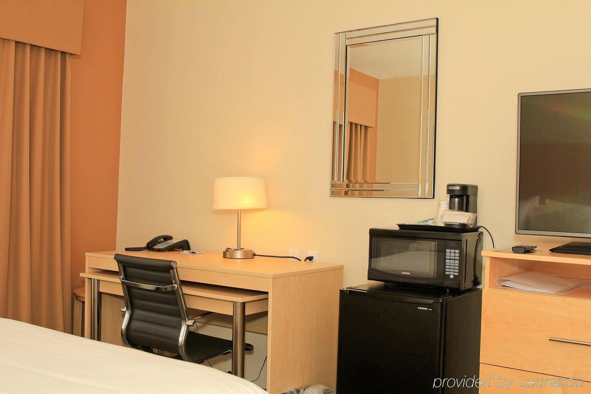 Express & Brooks Base By Ihg San Antonio