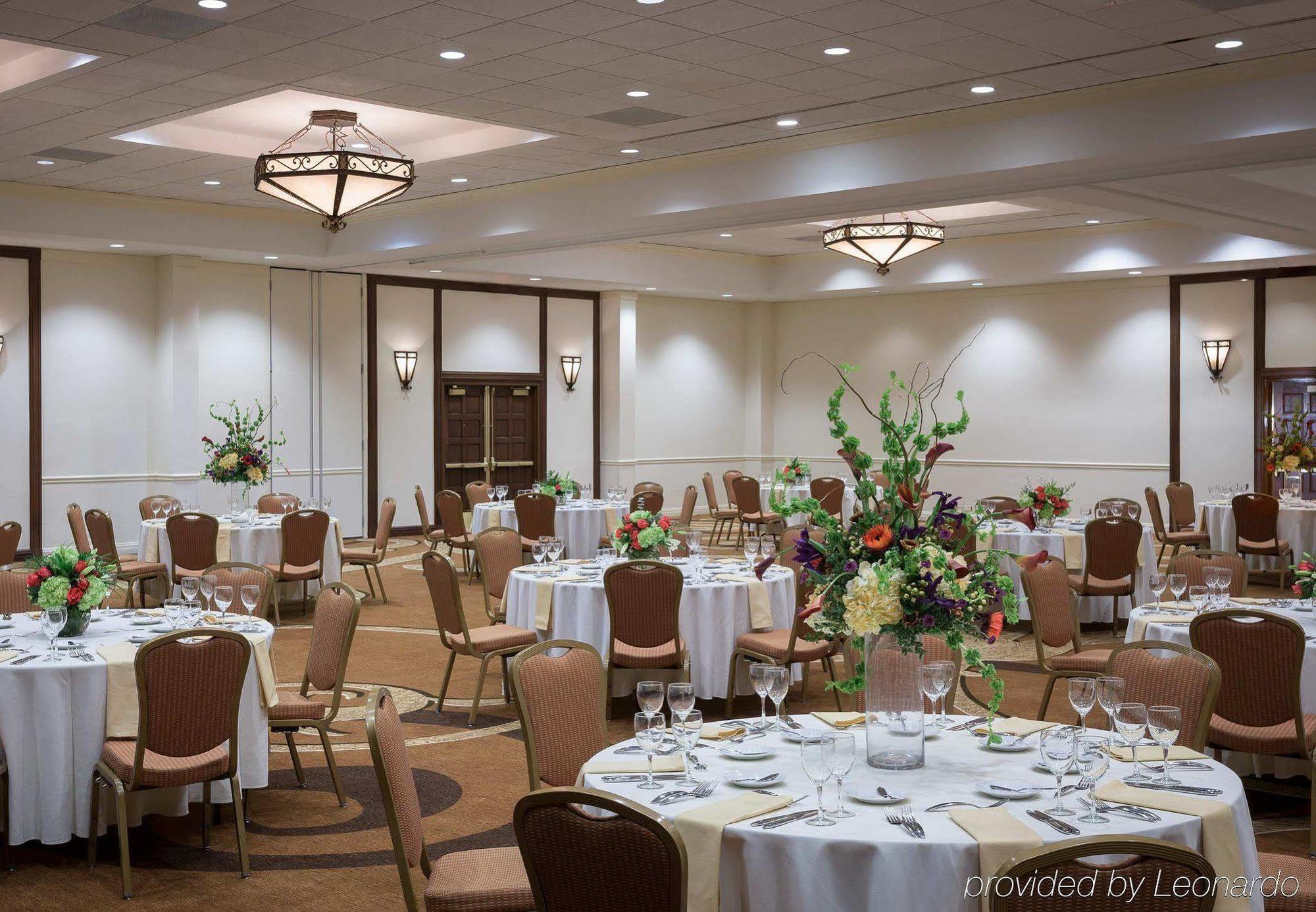 Marriott Riverwalk Hotel 4*