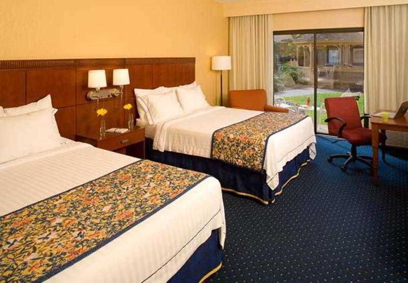 Courtyard By Marriott Medical Center Hotel