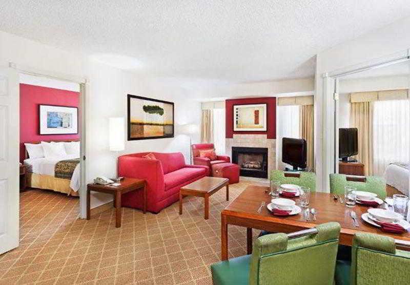 By Marriott Downtown Market Square Hotel