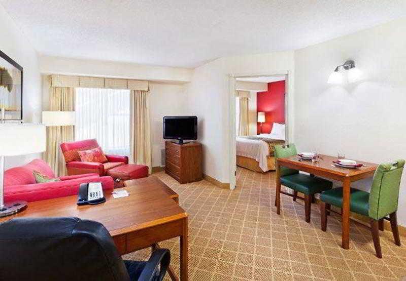 By Marriott Downtown Market Square Hotel 3*