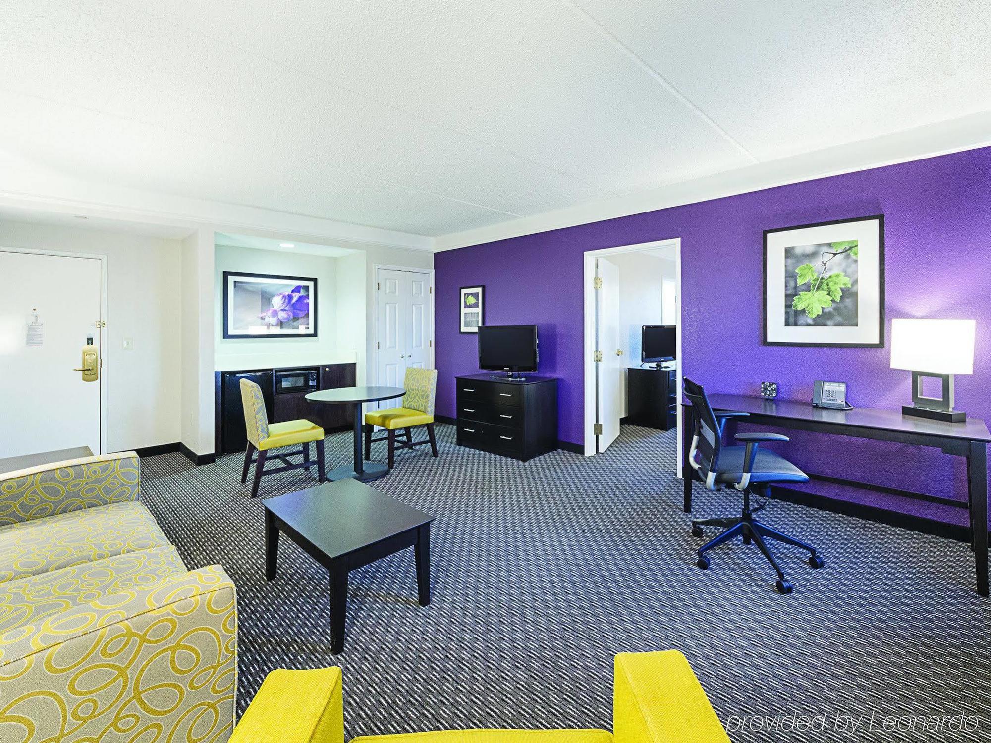 Hotel La Quinta & By Wyndham Downtown