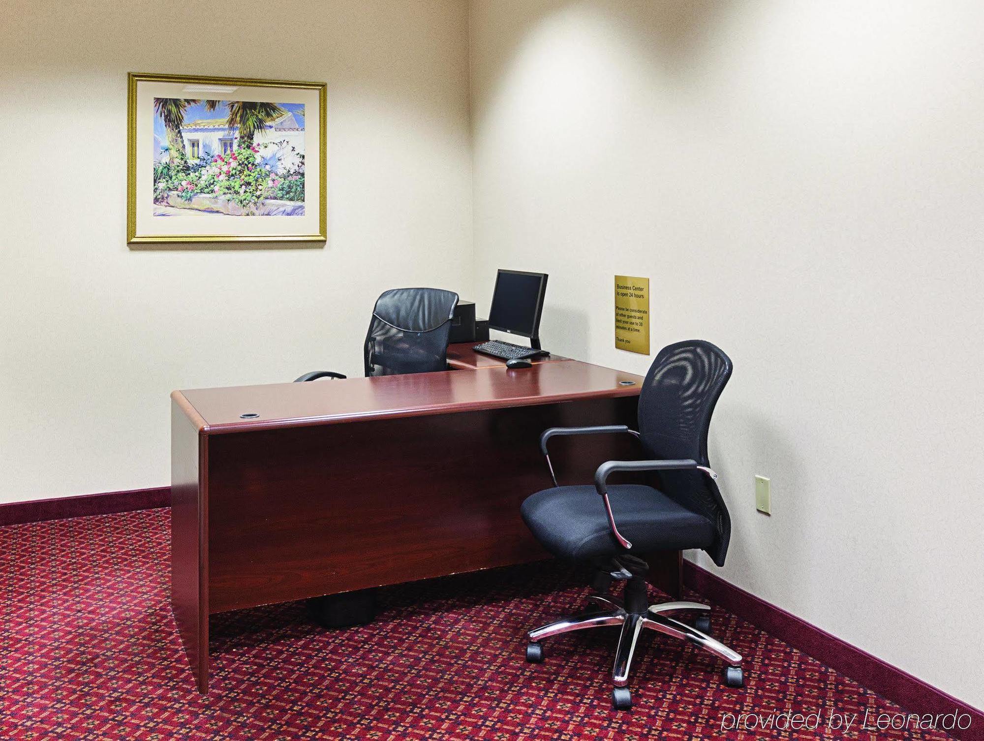 Hotel La Quinta & By Wyndham Downtown 3*