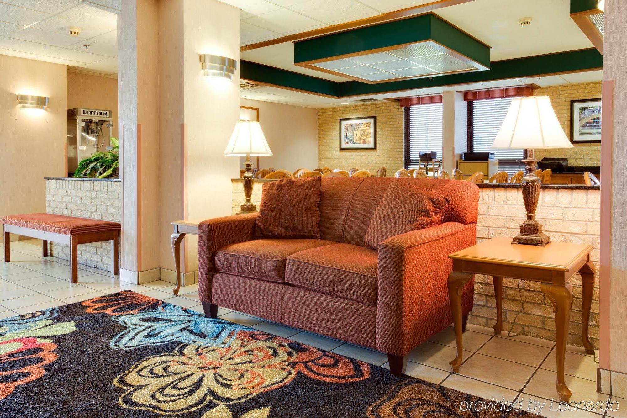 Pear Tree Northwest Medical Center 3*