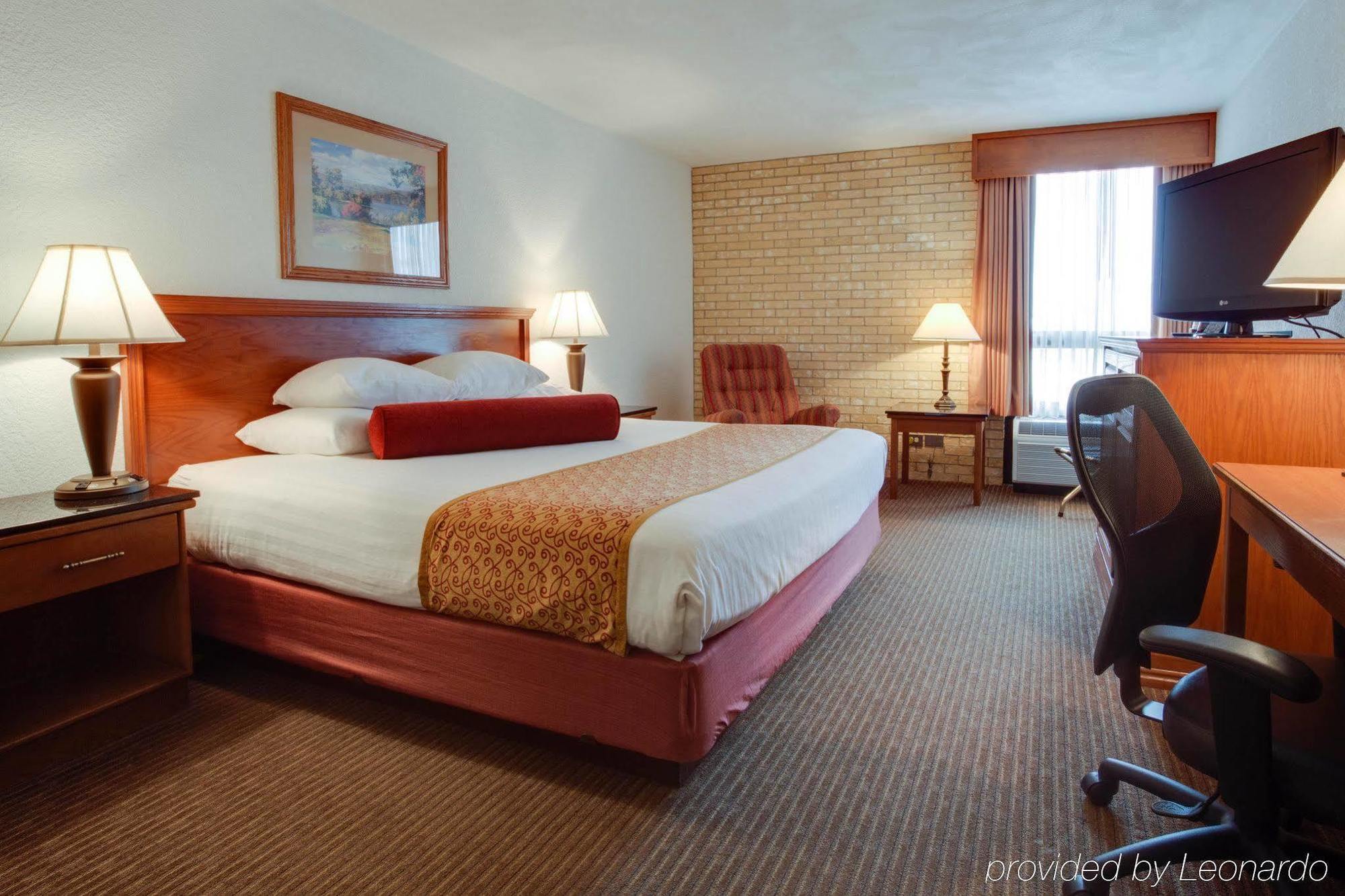 Pear Tree Northwest Medical Center 3*