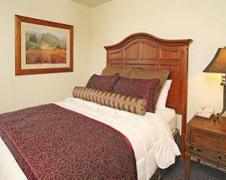 Salado Creek Hotel 3*