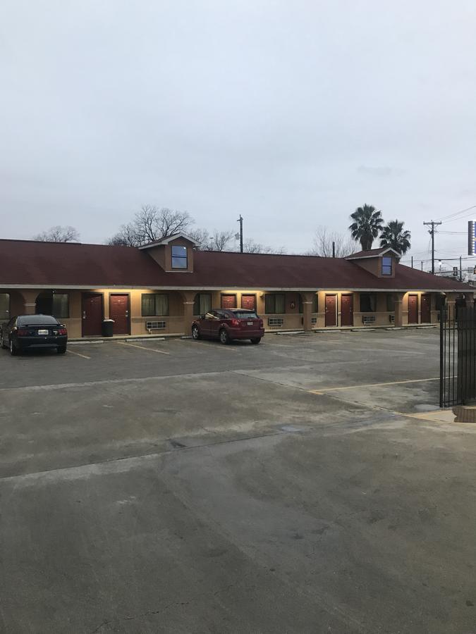 Southtown S.a. Motel