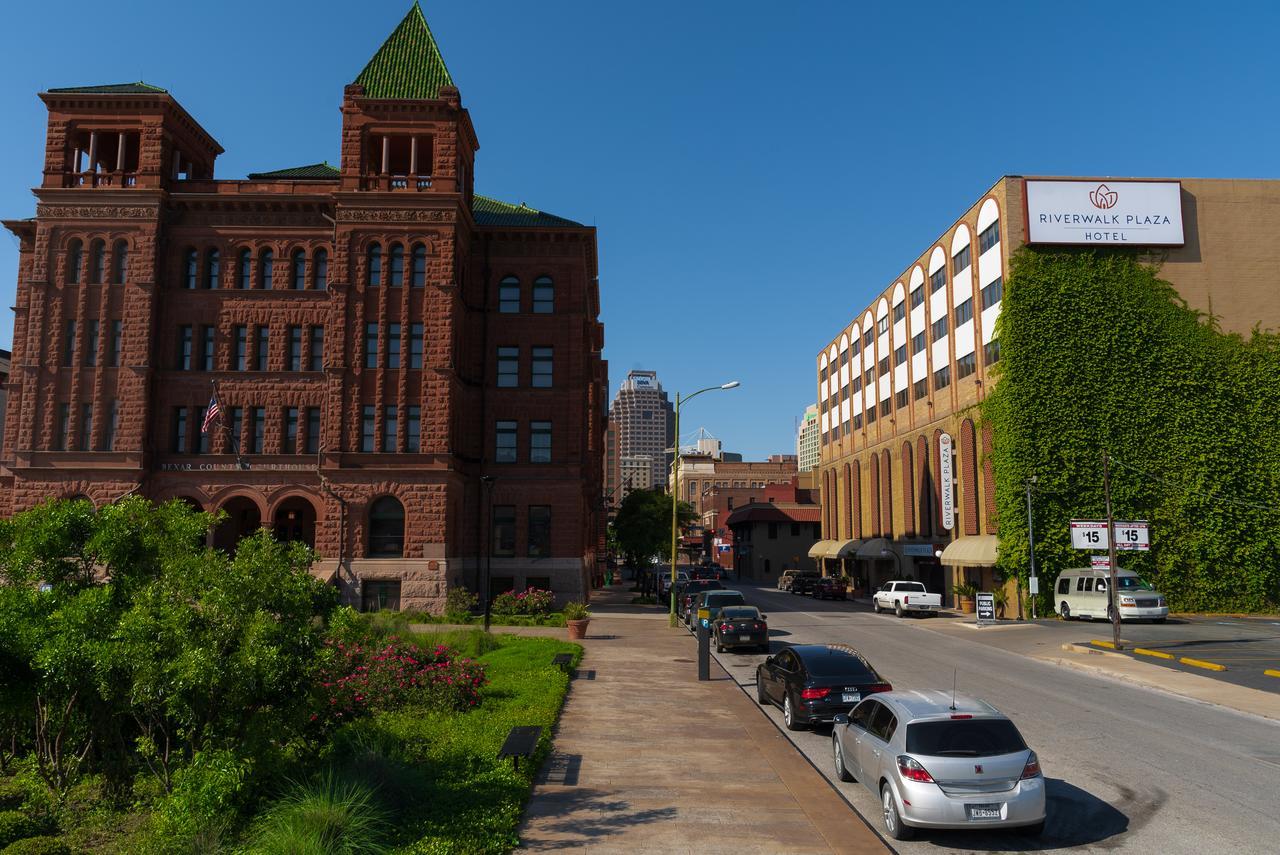 Hotel Riverwalk Plaza 3*