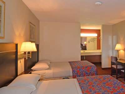 Hometowne By Red Roof E - Frost Bank Center Motel San Antonio