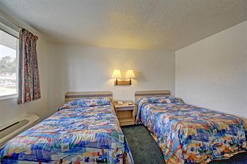 Inn Red Roof Northeast - Rittiman Rd 2*