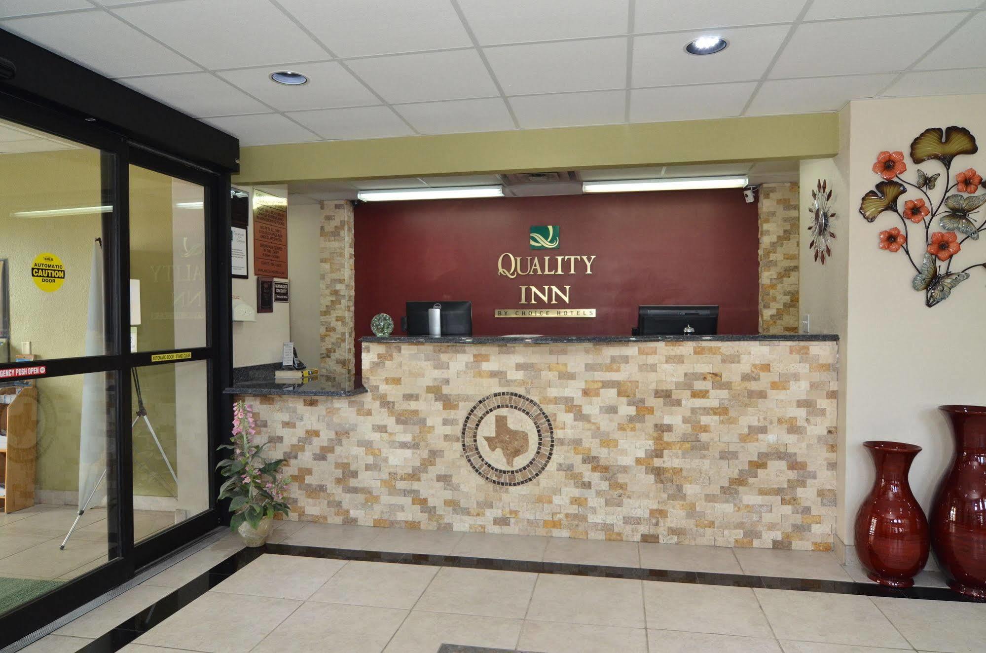 Quality Near Seaworld - Lackland Hotel 3*