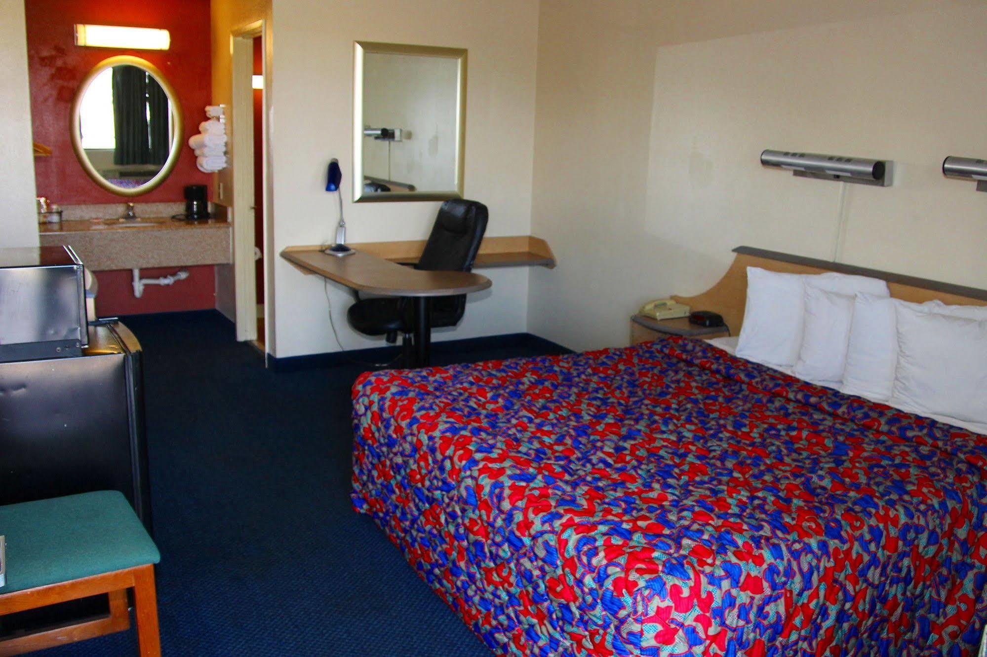 Q Extended Hotel