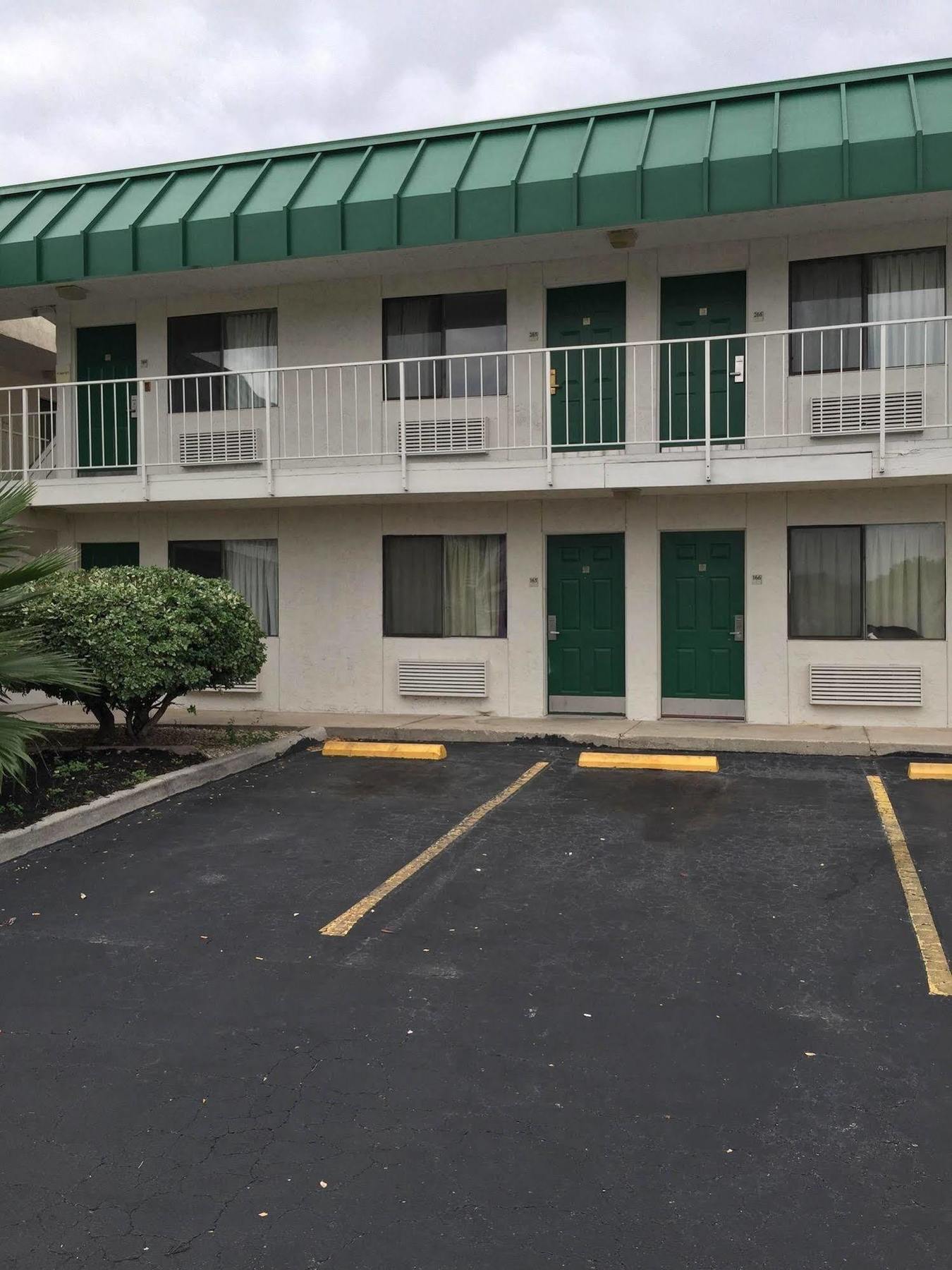 Q Extended Hotel