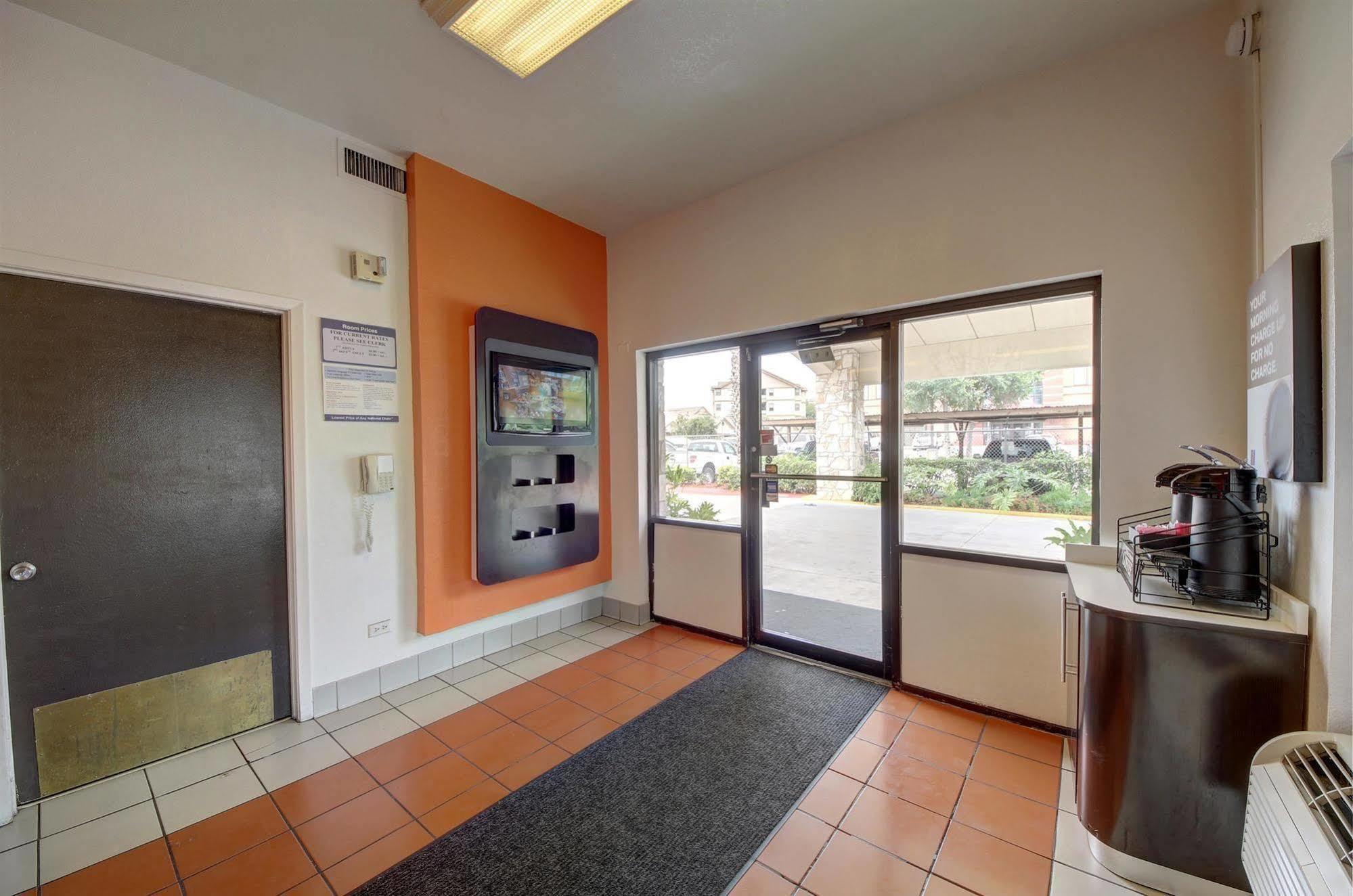 Hotel 6-san Antonio, Tx - Downtown - Market Square