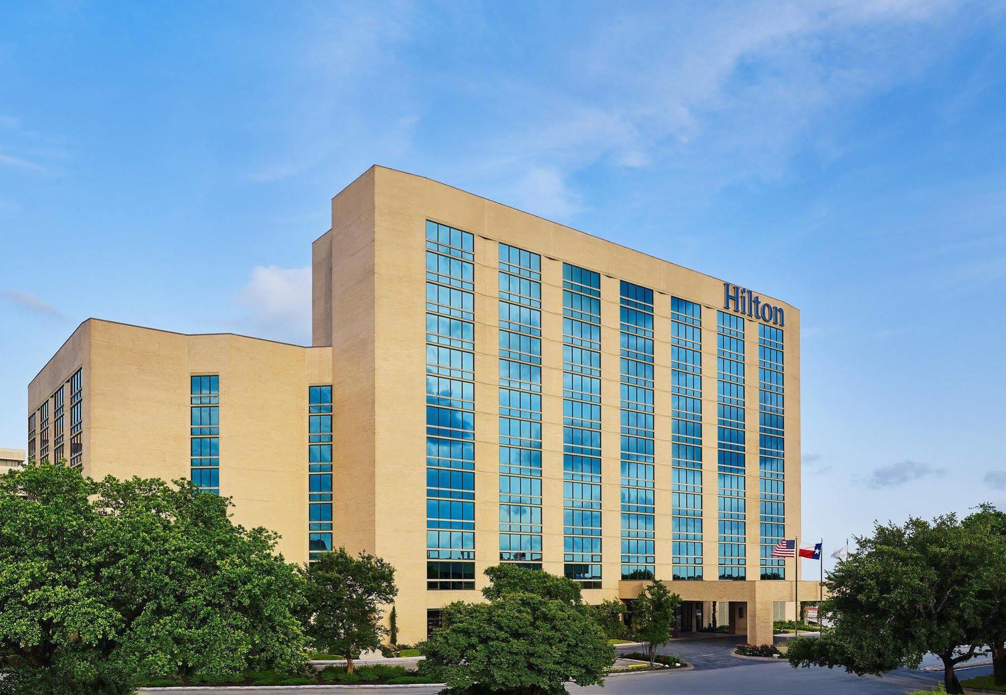 By Marriott Airport/alamo Heights