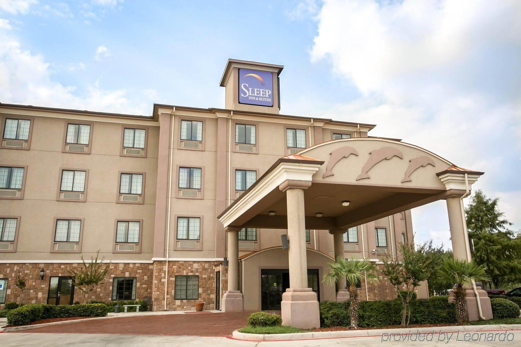 Hotel Surestay By Western Near Seaworld 3*
