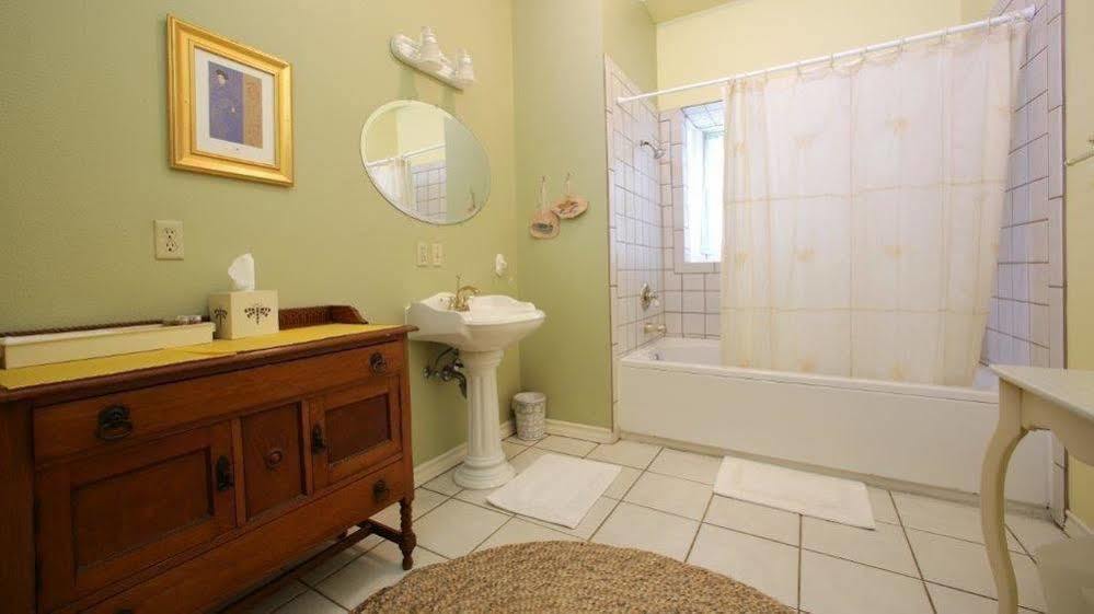 Bed & Breakfast Yellow Rose