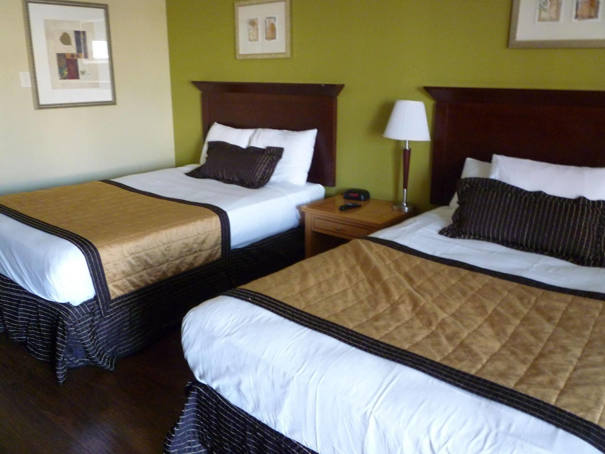 Days By Wyndham Alamo/riverwalk 2* San Antonio