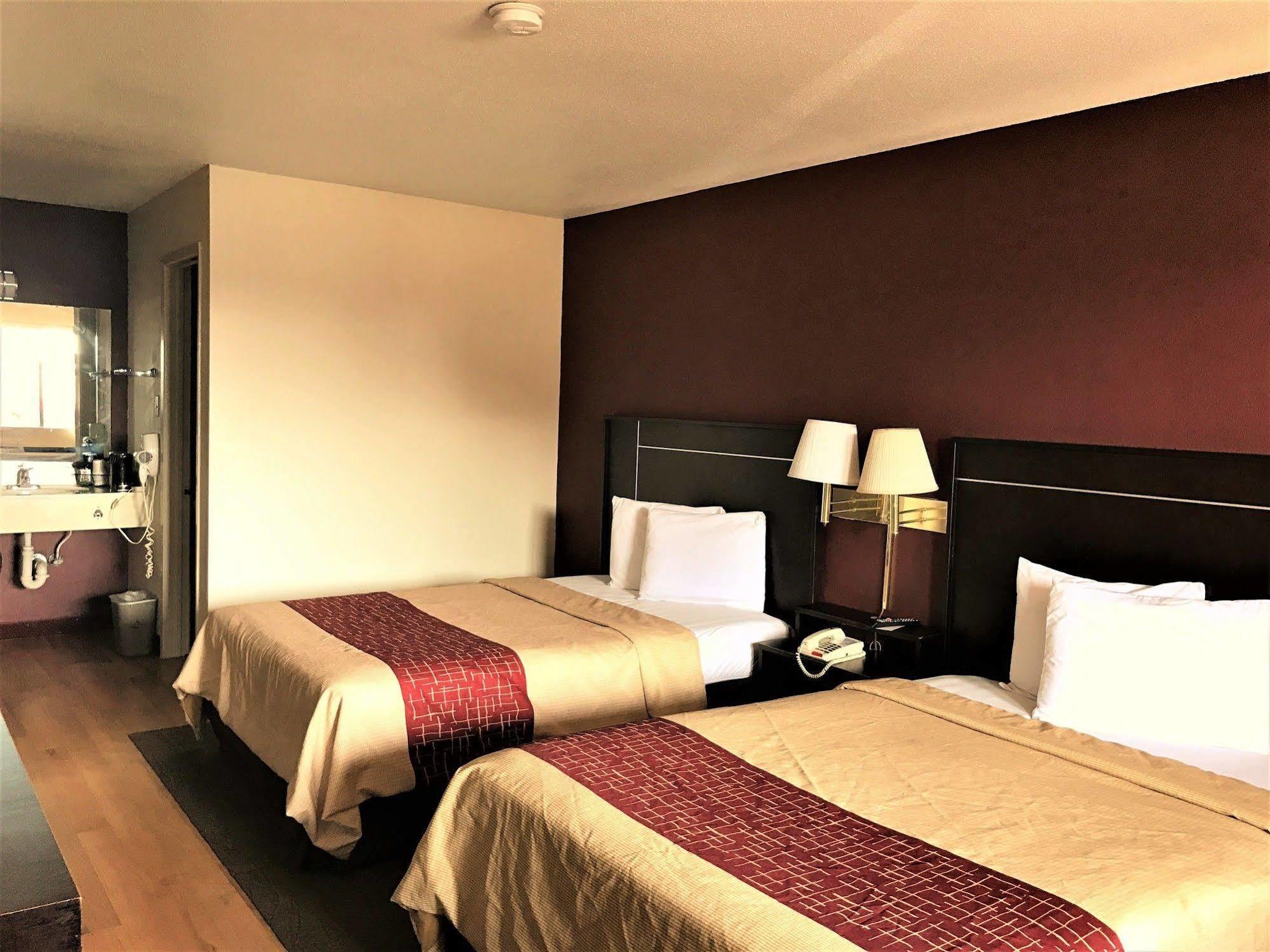 Hometowne By Red Roof E - Frost Bank Center 2* San Antonio