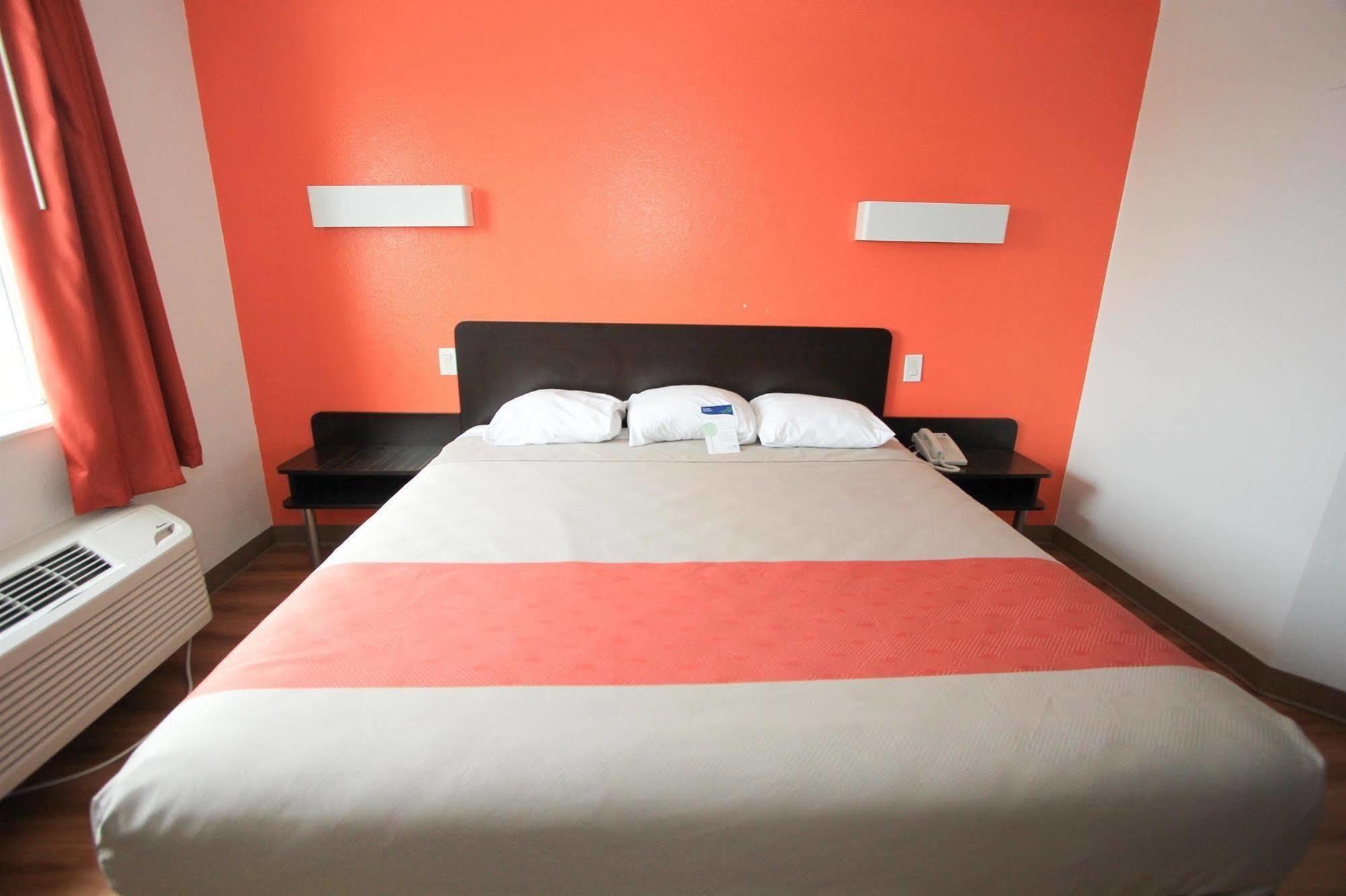6-san Antonio, Tx - Downtown - Alamo Dome Hotel