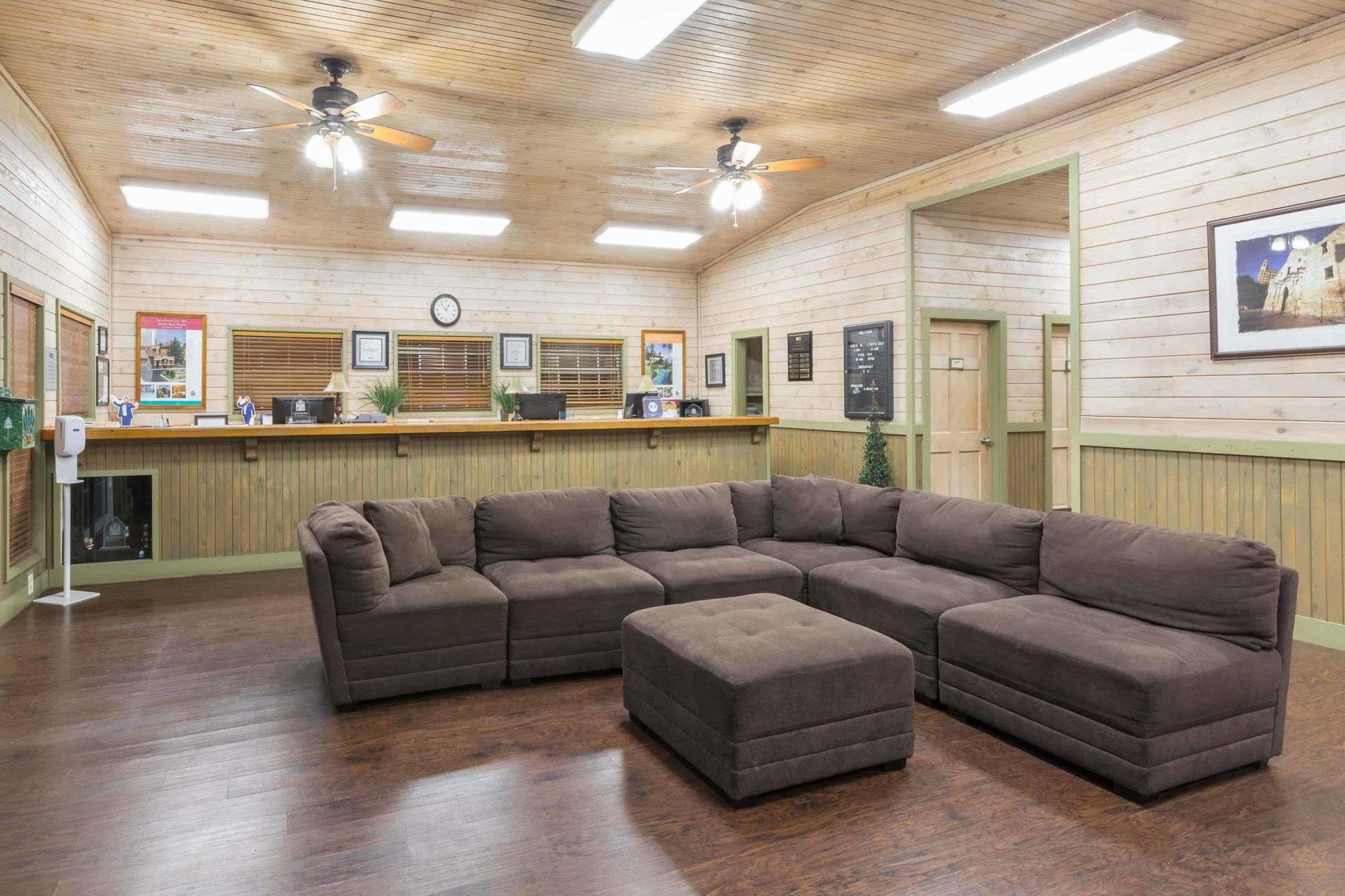 Salado Creek Hotel 3*