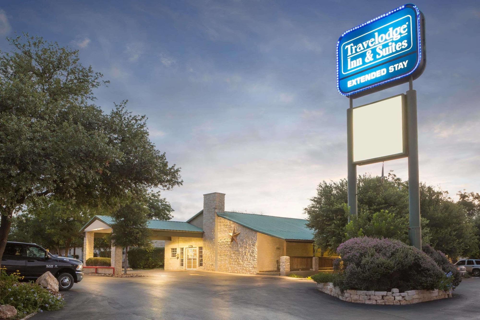 Salado Creek Hotel 3*
