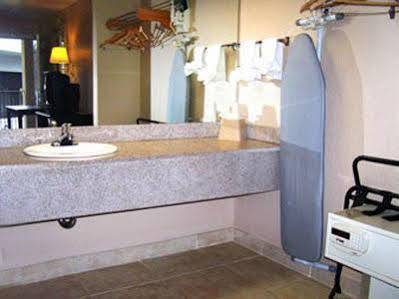 Motel Super 8 By Wyndham Pearl District Downtown 2*