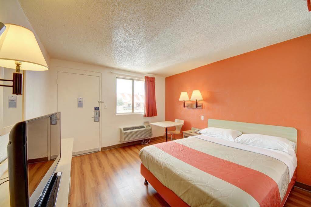 Red Roof Northeast - Rittiman Rd Inn 2*