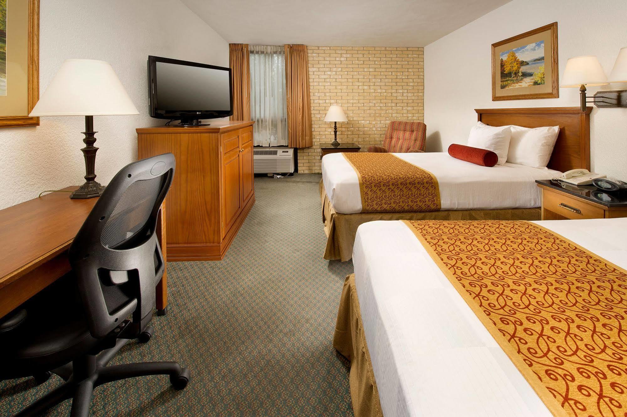 Hotel Pear Tree Northwest Medical Center 3*