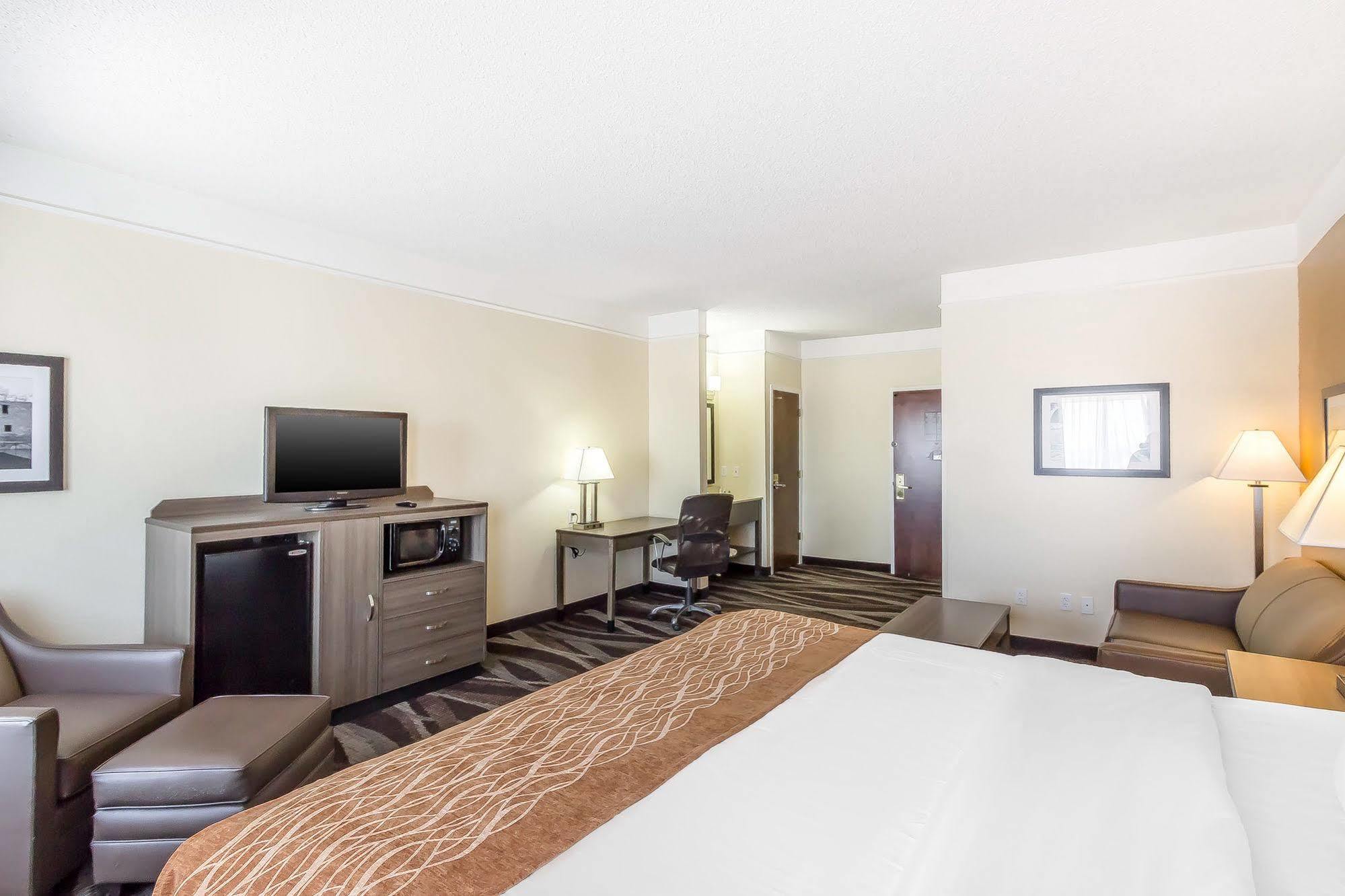 Comfort I-10 East Near At&t Center Hotel San Antonio