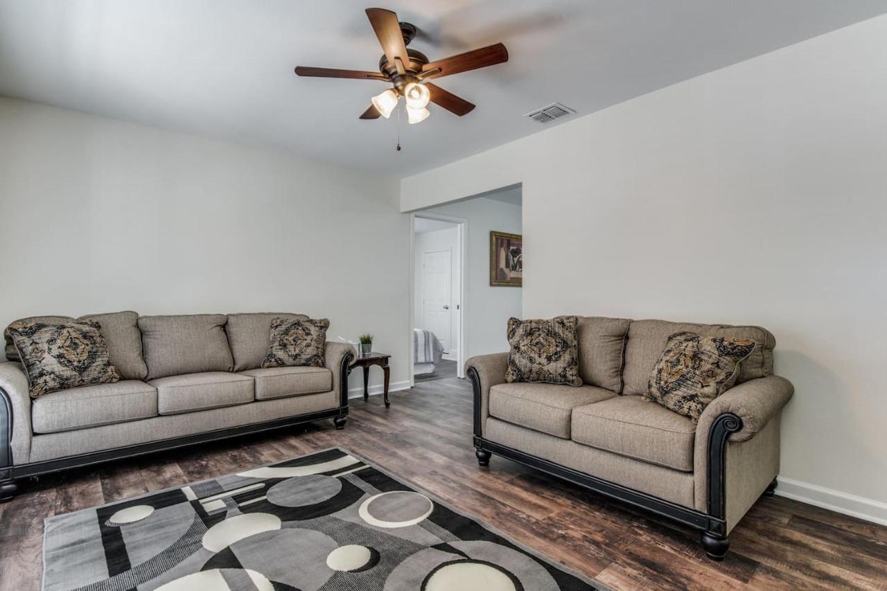 Gateway Casita - Sleeps 12, 5 Minutes To Lackland Holiday home *