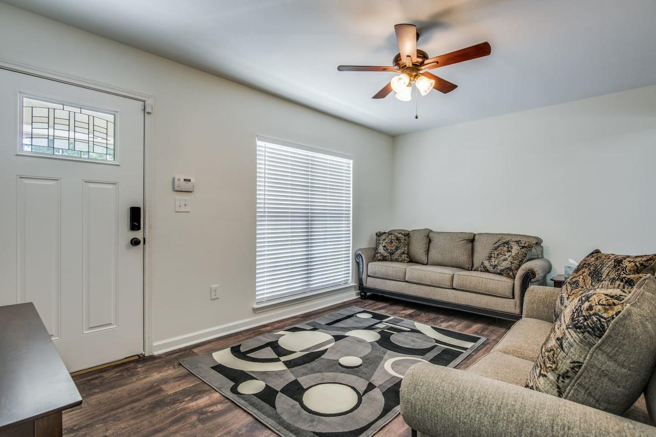 Holiday home Gateway Casita - Sleeps 12, 5 Minutes To Lackland *