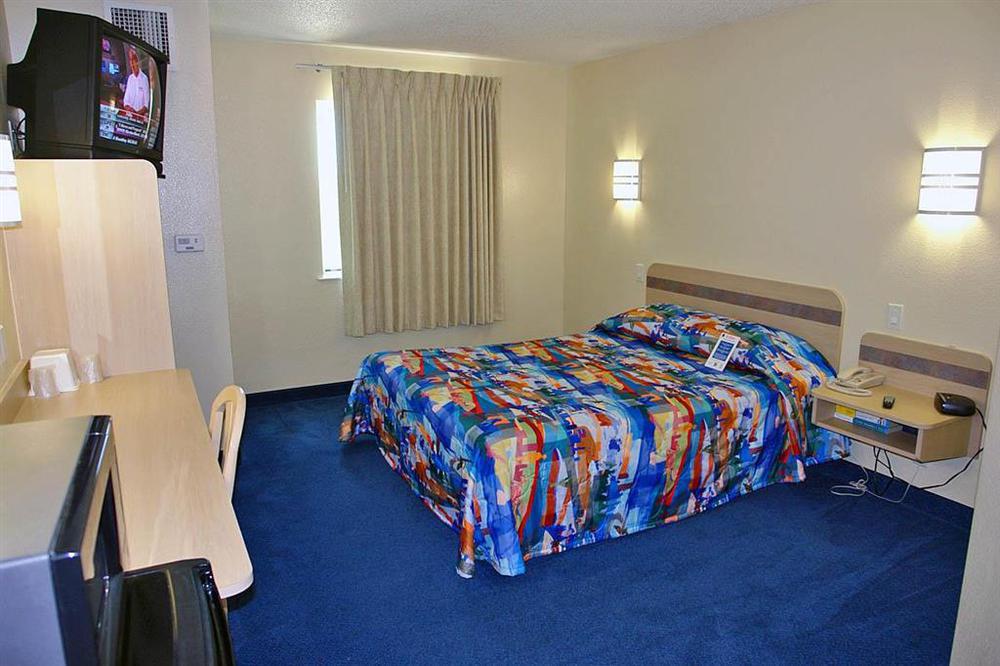 Hotel 6-san Antonio, Tx - Downtown - Alamo Dome San Antonio