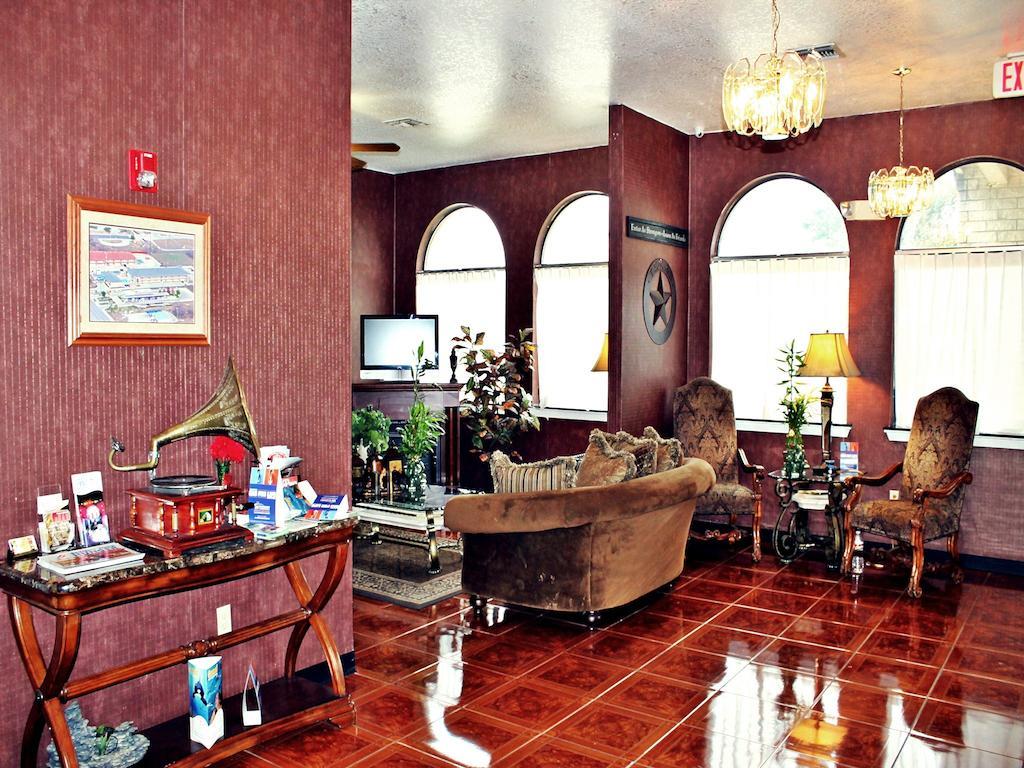 Super 8 By Wyndham At I-10 Motel 2*