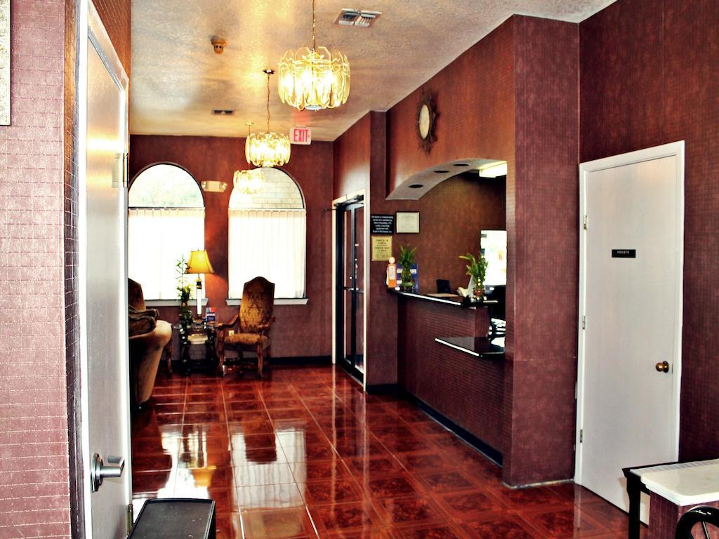 Motel Super 8 By Wyndham At I-10 San Antonio
