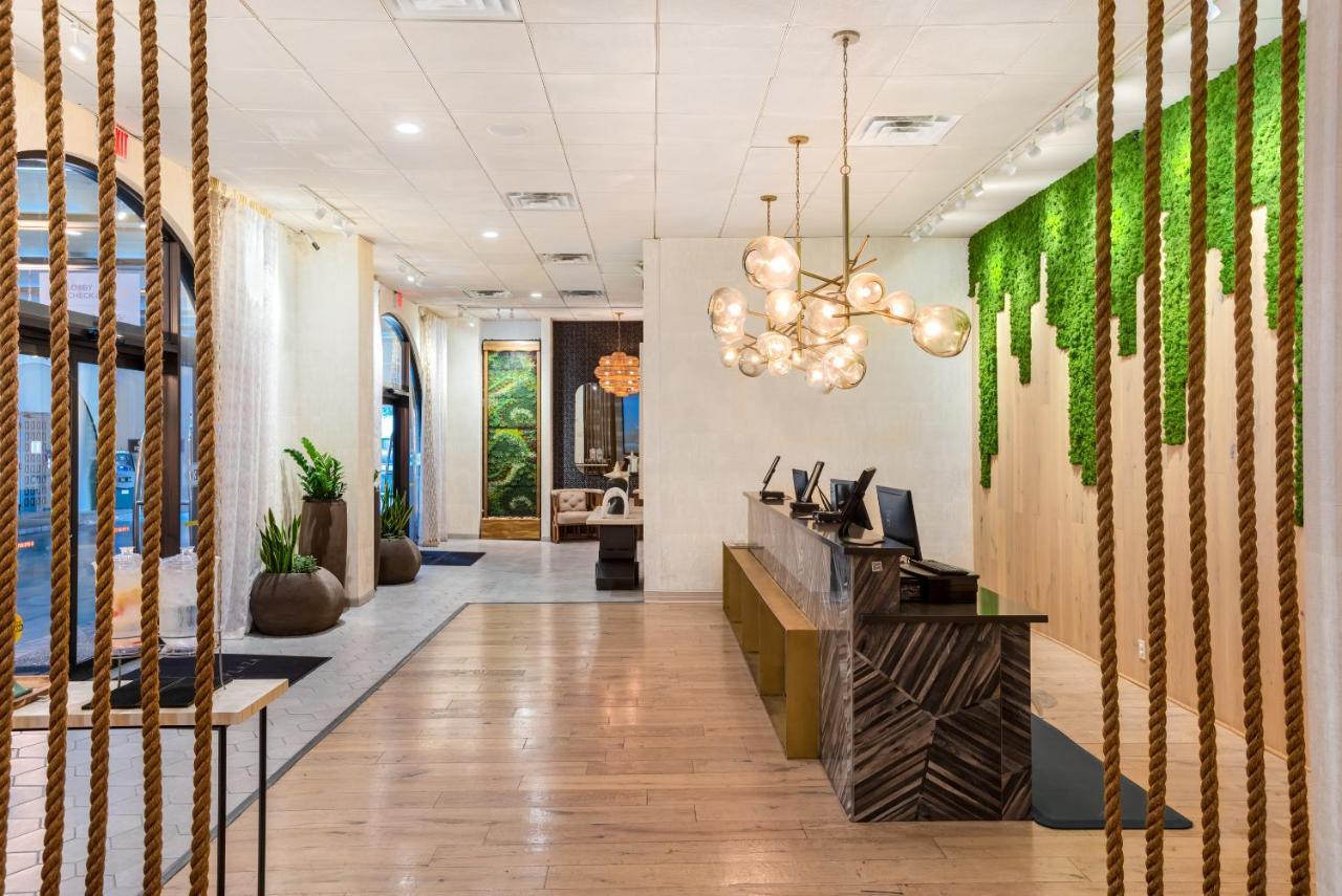 Hotel Riverwalk Plaza 3*