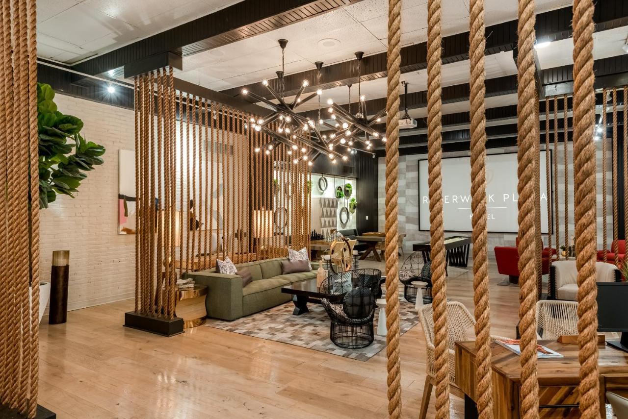 Riverwalk Plaza Hotel 3*