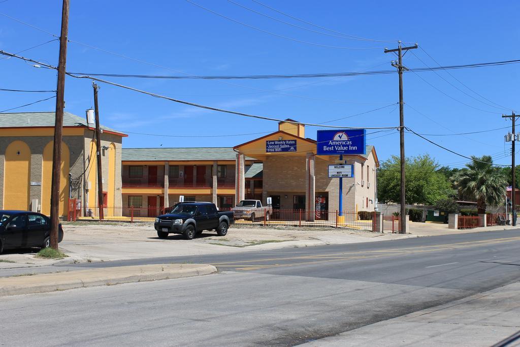 Americas Value San Antonio/lackland Afb 2*