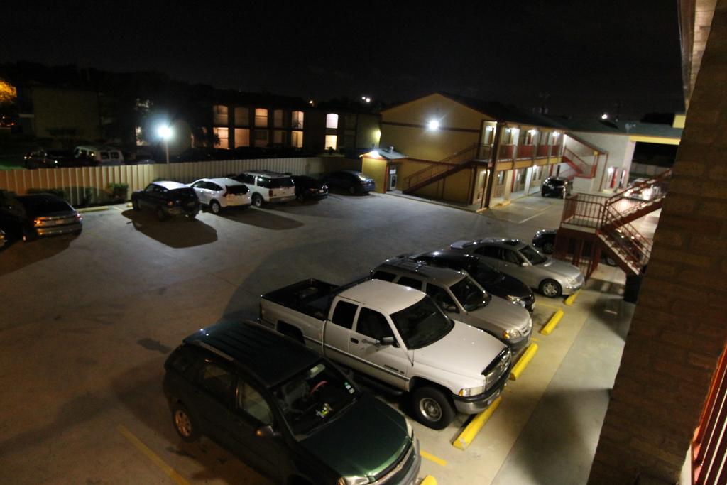 Americas Value San Antonio/lackland Afb 2*