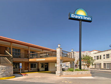 Days By Wyndham Alamo/riverwalk 2*