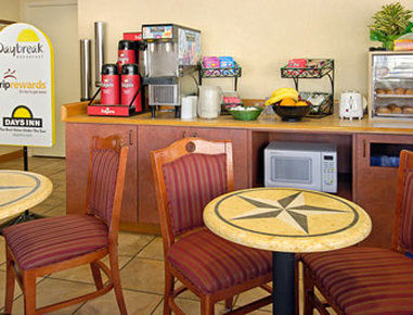 Days By Wyndham Alamo/riverwalk 2* San Antonio