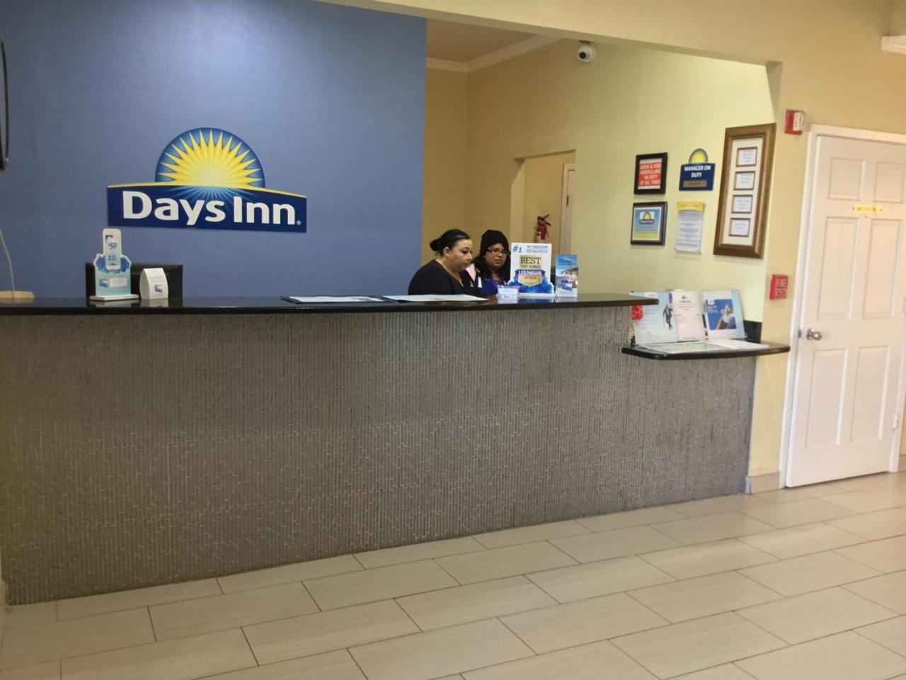 Hotel Days By Wyndham Near Seaworld 2*