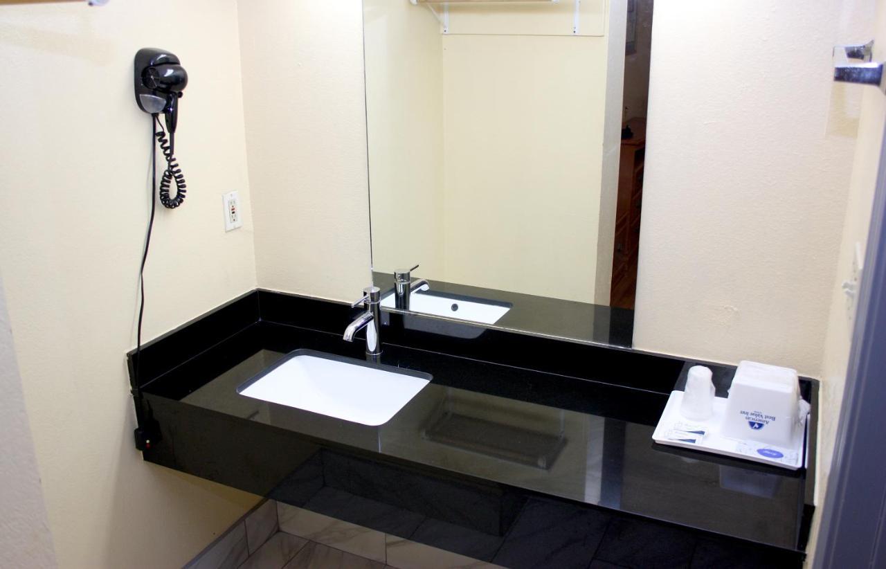 Americas Value - At&t Center/fort Sam Houston 2*