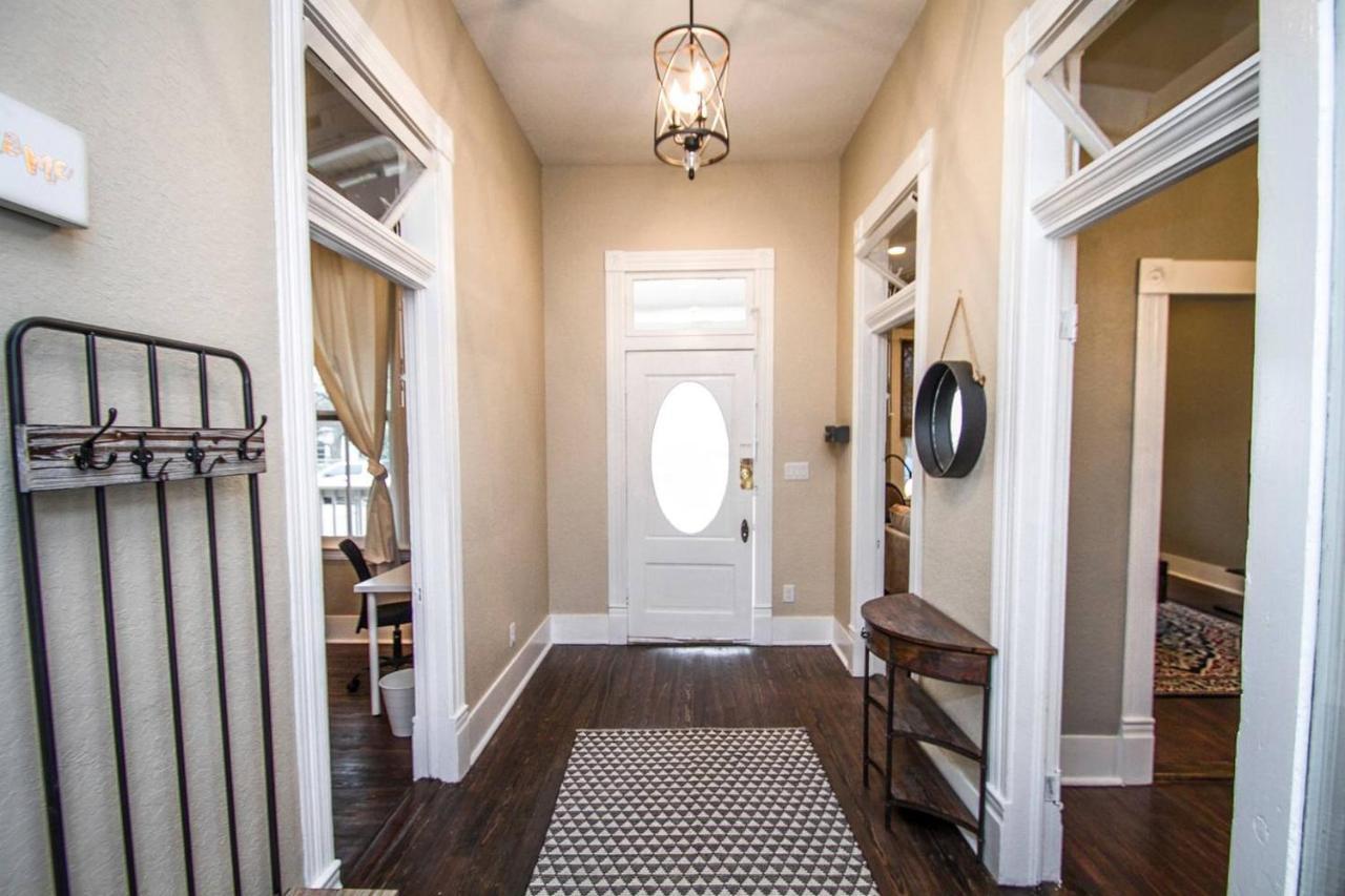 Wyoming St Restored Historic 2br/1ba Downtown Holiday home