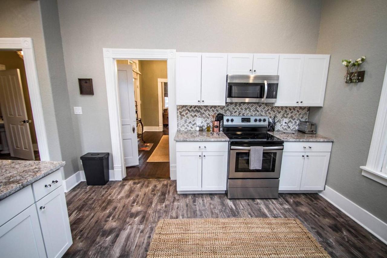 Wyoming St Restored Historic 2br/1ba Downtown