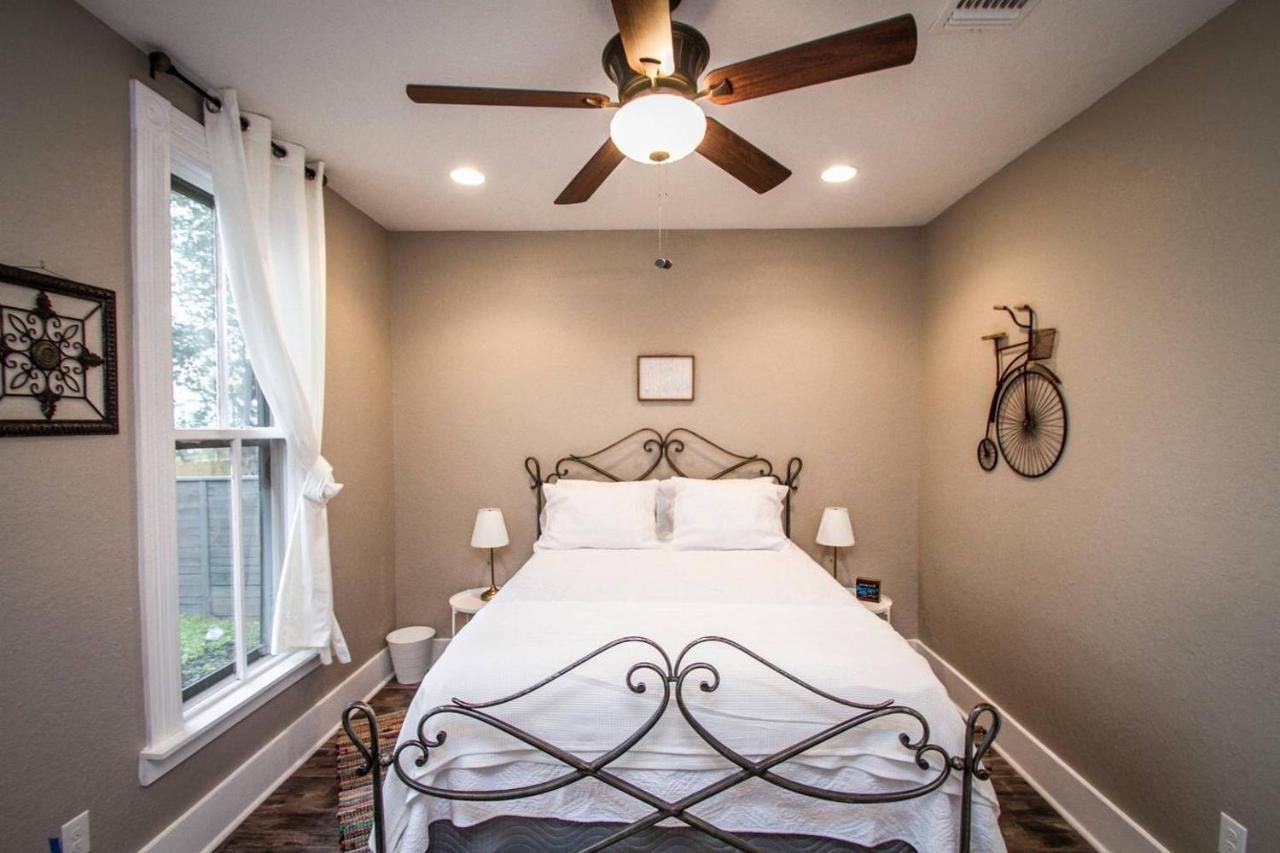 Wyoming St Restored Historic 2br/1ba Downtown Holiday home