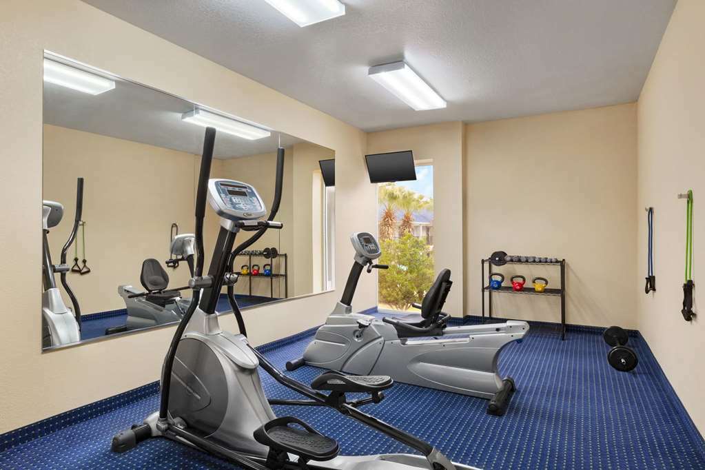Howard Johnson By Wyndham & Hotel San Antonio