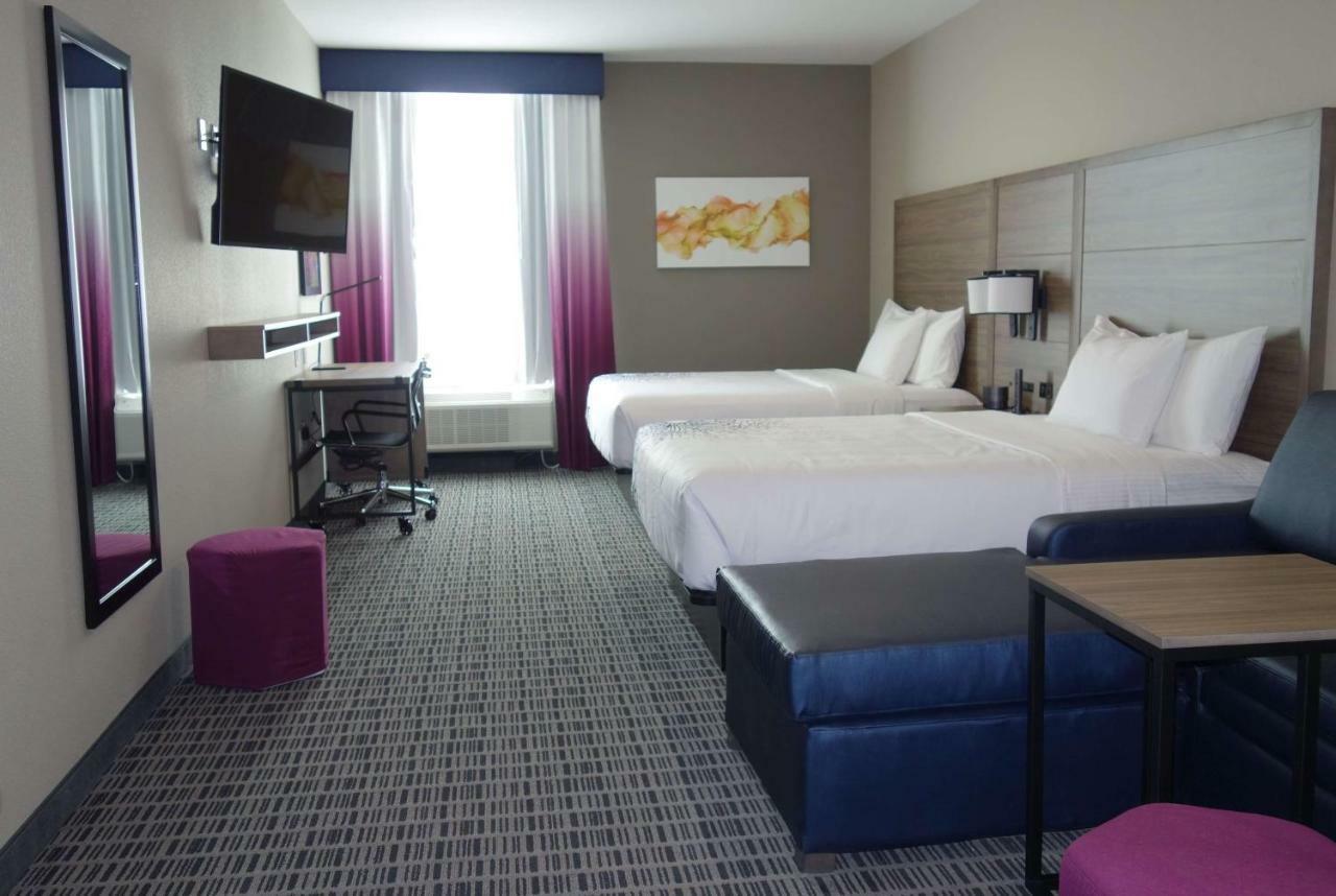 La Quinta By Wyndham Alamo Hotel